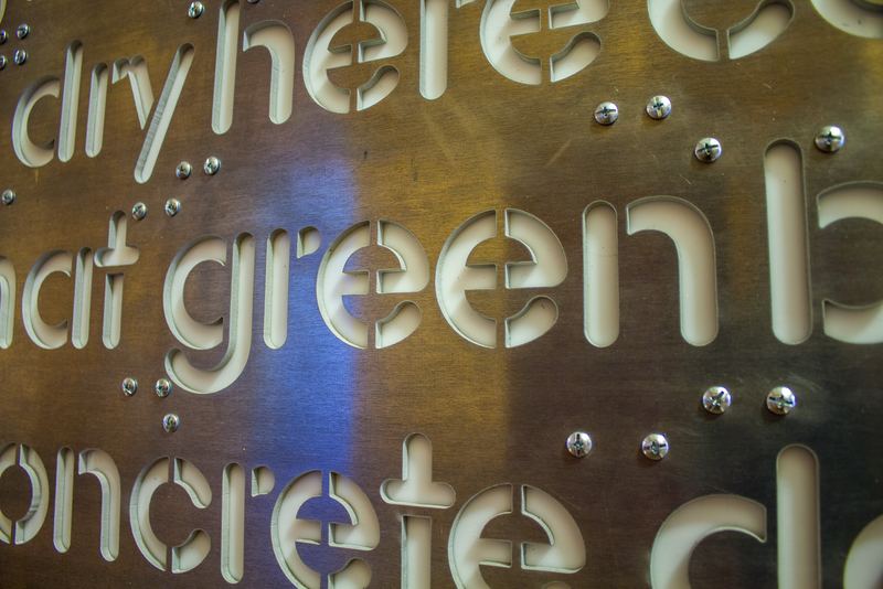 Word Wall, surface